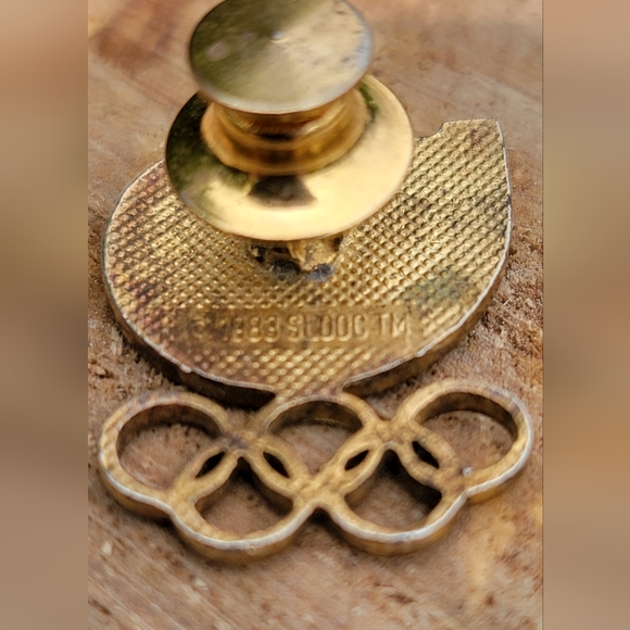 OLYMPIC Pin 1988 Seoul Korea of emblem logo. - Picture 4 of 6